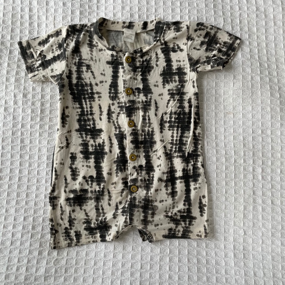 Black/Cream The Woods by Kate Quinn Shortalls - size 18/24M